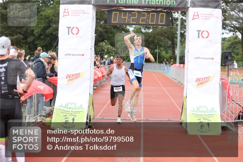 14.06.2026 - 7 Türme Triathlon Andreas Tolksdorf http://msf.ph/oto/9799508 14.06.2026 15:21:59 Ziel 890, 1102 meine-sportfotos.de