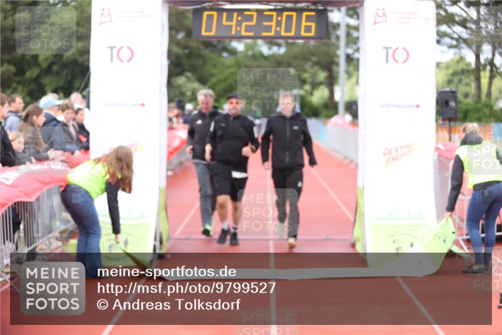 14.06.2026 - 7 Türme Triathlon Andreas Tolksdorf http://msf.ph/oto/9799527 14.06.2026 15:23:05 Ziel 1020, 1198 meine-sportfotos.de