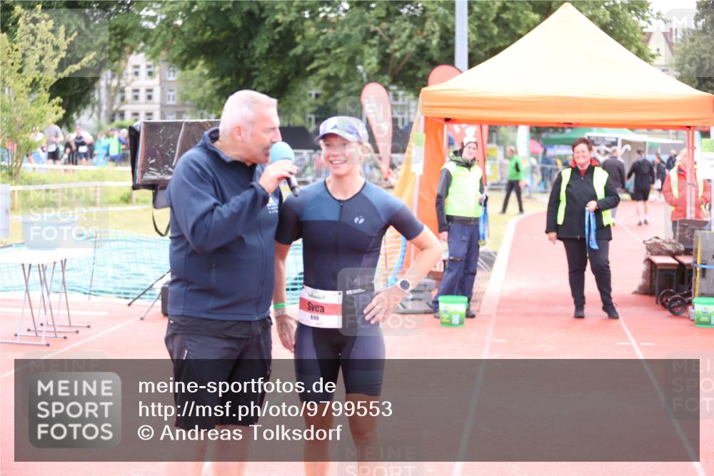 14.06.2026 - 7 Türme Triathlon Andreas Tolksdorf http://msf.ph/oto/9799553 14.06.2026 15:24:01 Ziel 881 meine-sportfotos.de