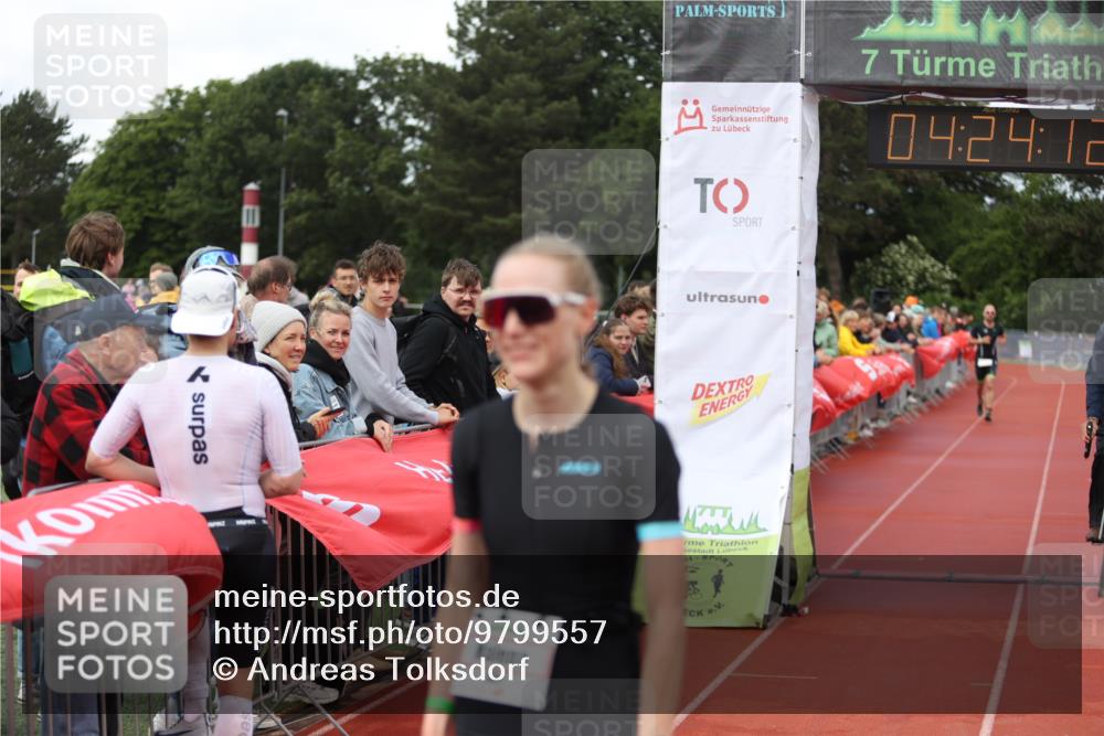 14.06.2026 - 7 Türme Triathlon Andreas Tolksdorf http://msf.ph/oto/9799557 14.06.2026 15:24:11 Ziel 881, 1073 meine-sportfotos.de