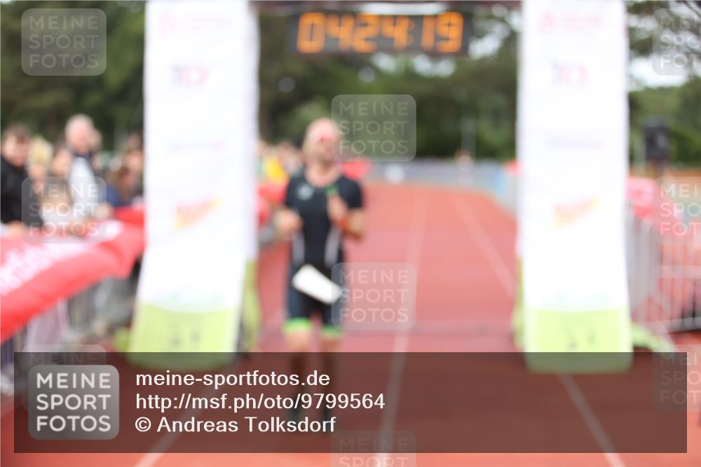 14.06.2026 - 7 Türme Triathlon Andreas Tolksdorf http://msf.ph/oto/9799564 14.06.2026 15:24:18 Ziel 1073 meine-sportfotos.de
