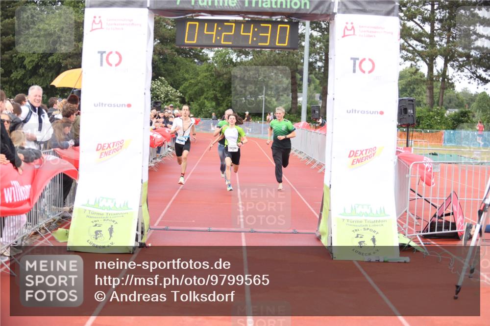 14.06.2026 - 7 Türme Triathlon Andreas Tolksdorf http://msf.ph/oto/9799565 14.06.2026 15:24:28 Ziel 661, 897, 1151 meine-sportfotos.de