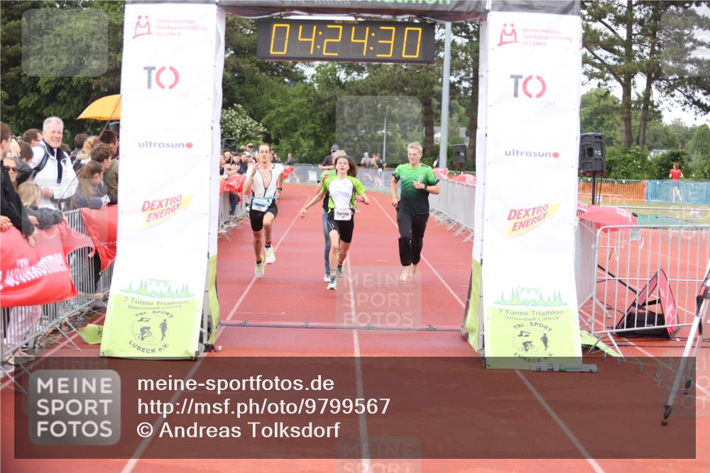 14.06.2026 - 7 Türme Triathlon Andreas Tolksdorf http://msf.ph/oto/9799567 14.06.2026 15:24:28 Ziel 661, 897, 1151 meine-sportfotos.de