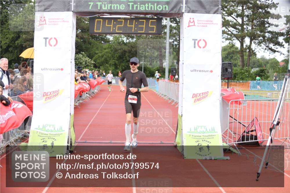 14.06.2026 - 7 Türme Triathlon Andreas Tolksdorf http://msf.ph/oto/9799574 14.06.2026 15:24:34 Ziel 661, 897, 1151 meine-sportfotos.de