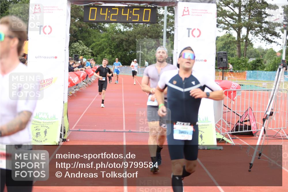 14.06.2026 - 7 Türme Triathlon Andreas Tolksdorf http://msf.ph/oto/9799584 14.06.2026 15:24:48 Ziel 873, 950, 959, 1019, 1026 meine-sportfotos.de