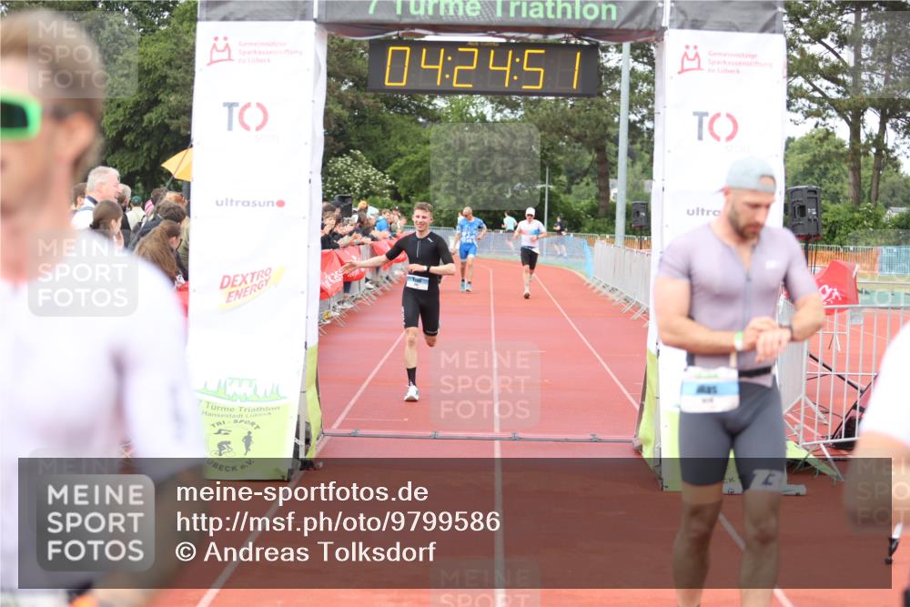 14.06.2026 - 7 Türme Triathlon Andreas Tolksdorf http://msf.ph/oto/9799586 14.06.2026 15:24:49 Ziel 873, 950, 959, 1019, 1026 meine-sportfotos.de