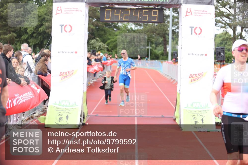 14.06.2026 - 7 Türme Triathlon Andreas Tolksdorf http://msf.ph/oto/9799592 14.06.2026 15:24:58 Ziel 950, 981, 1026 meine-sportfotos.de