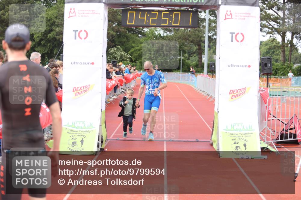 14.06.2026 - 7 Türme Triathlon Andreas Tolksdorf http://msf.ph/oto/9799594 14.06.2026 15:24:59 Ziel 950, 981, 1026 meine-sportfotos.de