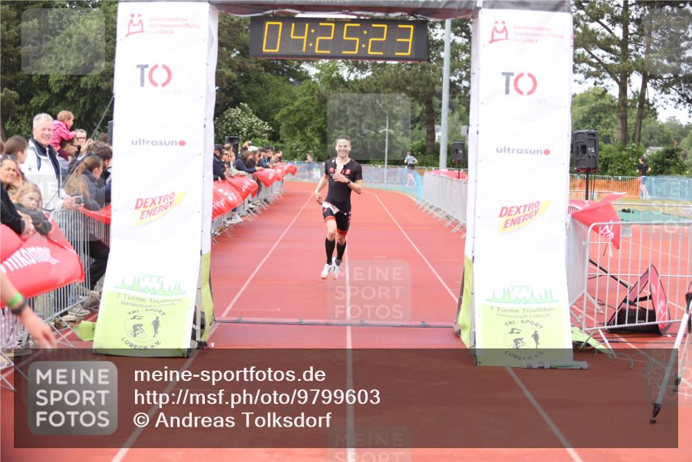 14.06.2026 - 7 Türme Triathlon Andreas Tolksdorf http://msf.ph/oto/9799603 14.06.2026 15:25:22 Ziel 746 meine-sportfotos.de