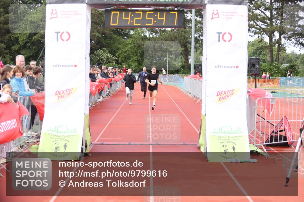 14.06.2026 - 7 Türme Triathlon Andreas Tolksdorf http://msf.ph/oto/9799616 14.06.2026 15:25:46 Ziel 1192 meine-sportfotos.de