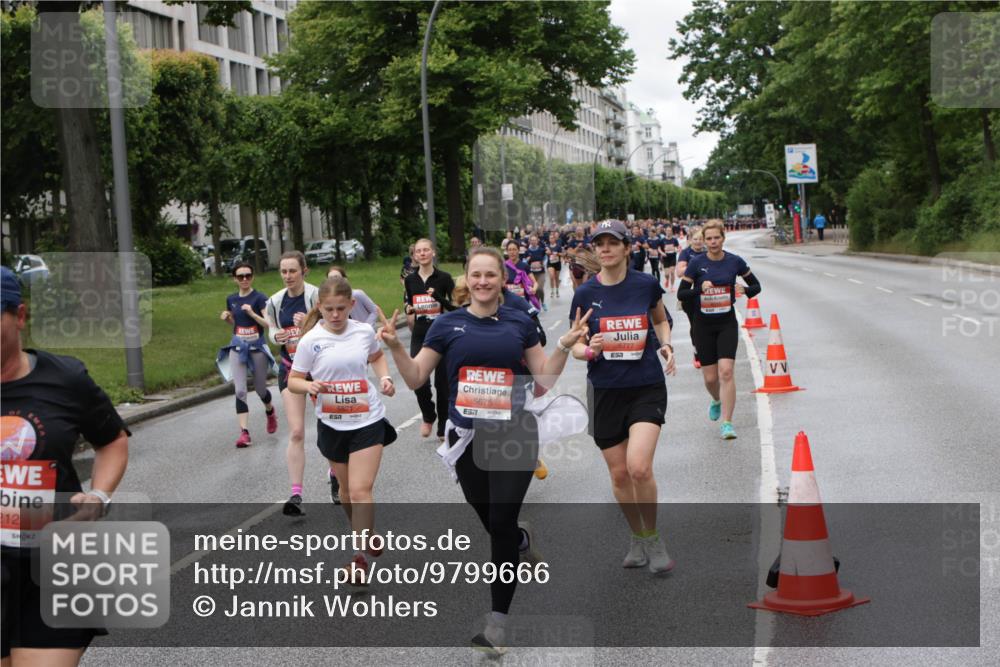 14.06.2026 - REWE Women's Run Jannik Wohlers http://msf.ph/oto/9799666 14.06.2026 10:39:25 Laufen 212, 57, 5675, 57, 5777 meine-sportfotos.de