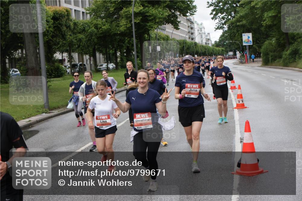 14.06.2026 - REWE Women's Run Jannik Wohlers http://msf.ph/oto/9799671 14.06.2026 10:39:25 Laufen 5821, 5675, 657, 5777, 57 meine-sportfotos.de