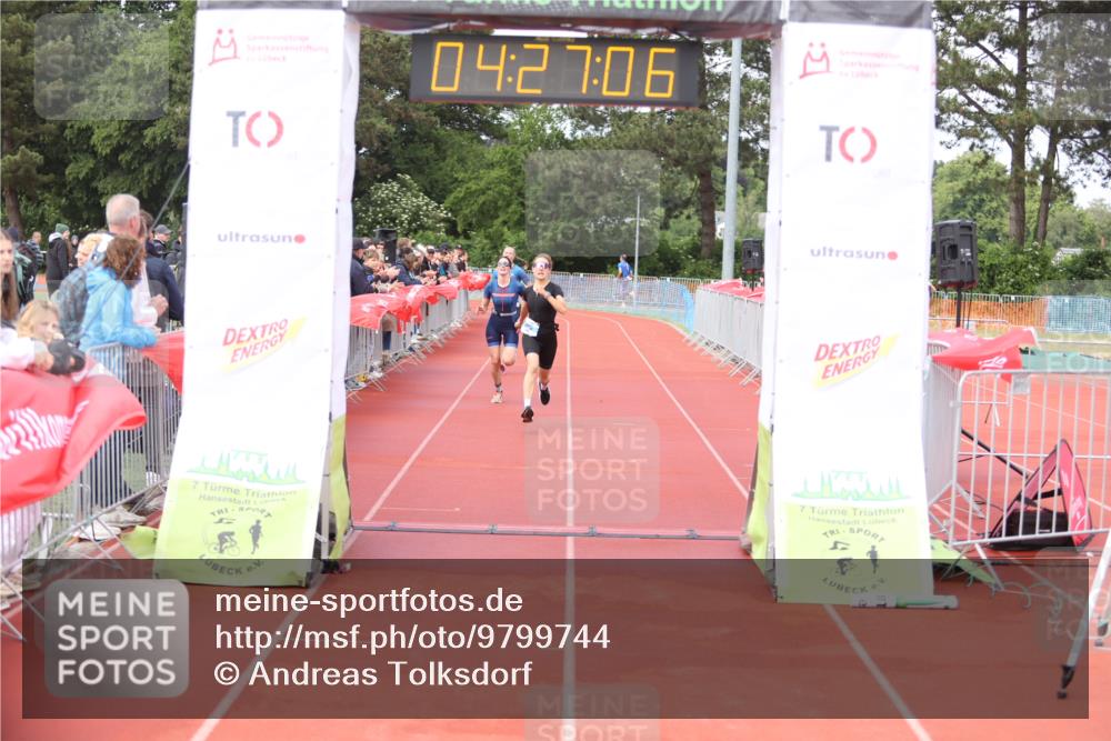 14.06.2026 - 7 Türme Triathlon Andreas Tolksdorf http://msf.ph/oto/9799744 14.06.2026 15:27:05 Ziel 925, 1161, 1170 meine-sportfotos.de
