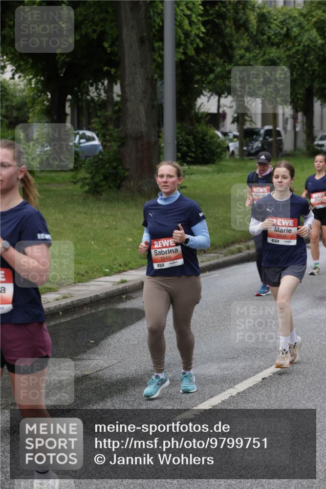 14.06.2026 - REWE Women's Run Jannik Wohlers http://msf.ph/oto/9799751 14.06.2026 10:39:35 Laufen 5569, 657, 5595 meine-sportfotos.de