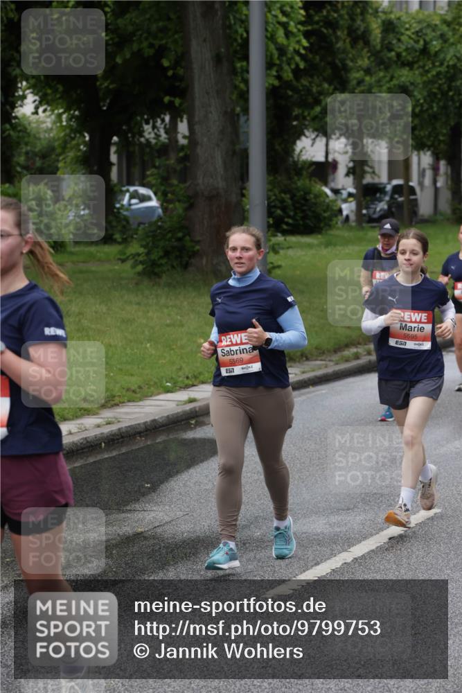 14.06.2026 - REWE Women's Run Jannik Wohlers http://msf.ph/oto/9799753 14.06.2026 10:39:35 Laufen 5569, 57, 5595, 7 meine-sportfotos.de