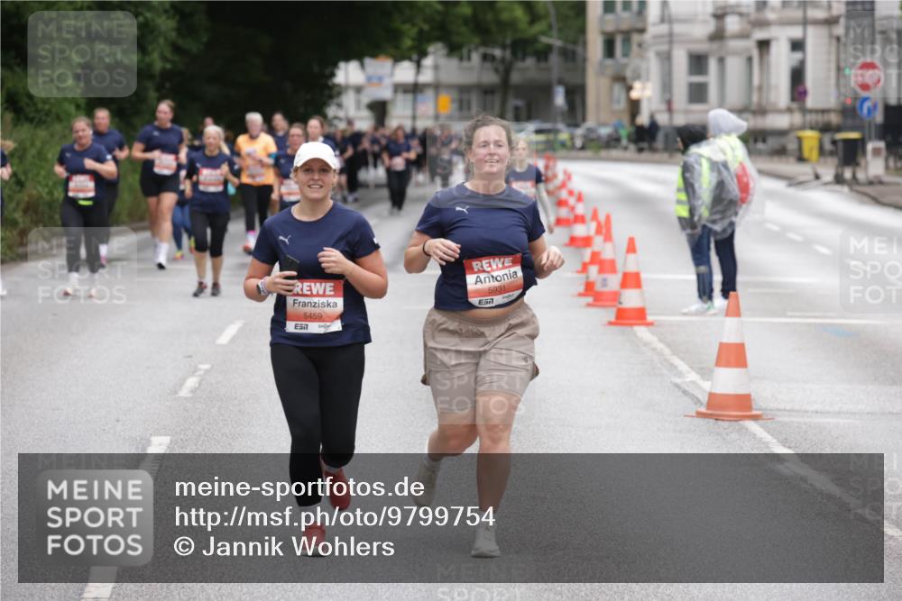 14.06.2026 - REWE Women's Run Jannik Wohlers http://msf.ph/oto/9799754 14.06.2026 11:02:11 Laufen 5459, 7, 5931, 7 meine-sportfotos.de