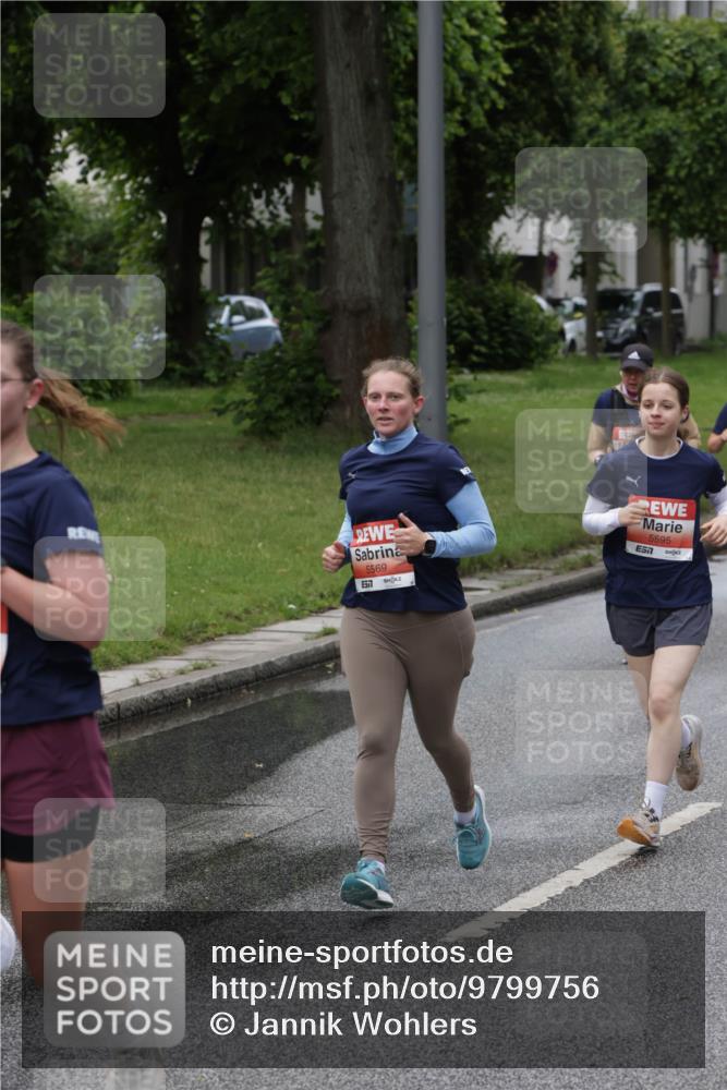 14.06.2026 - REWE Women's Run Jannik Wohlers http://msf.ph/oto/9799756 14.06.2026 10:39:35 Laufen 5569, 657, 5595, 7 meine-sportfotos.de