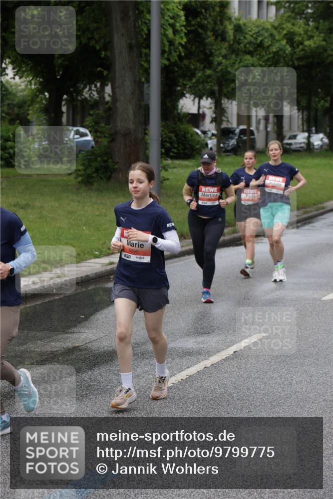 14.06.2026 - REWE Women's Run Jannik Wohlers http://msf.ph/oto/9799775 14.06.2026 10:39:36 Laufen 5595 meine-sportfotos.de