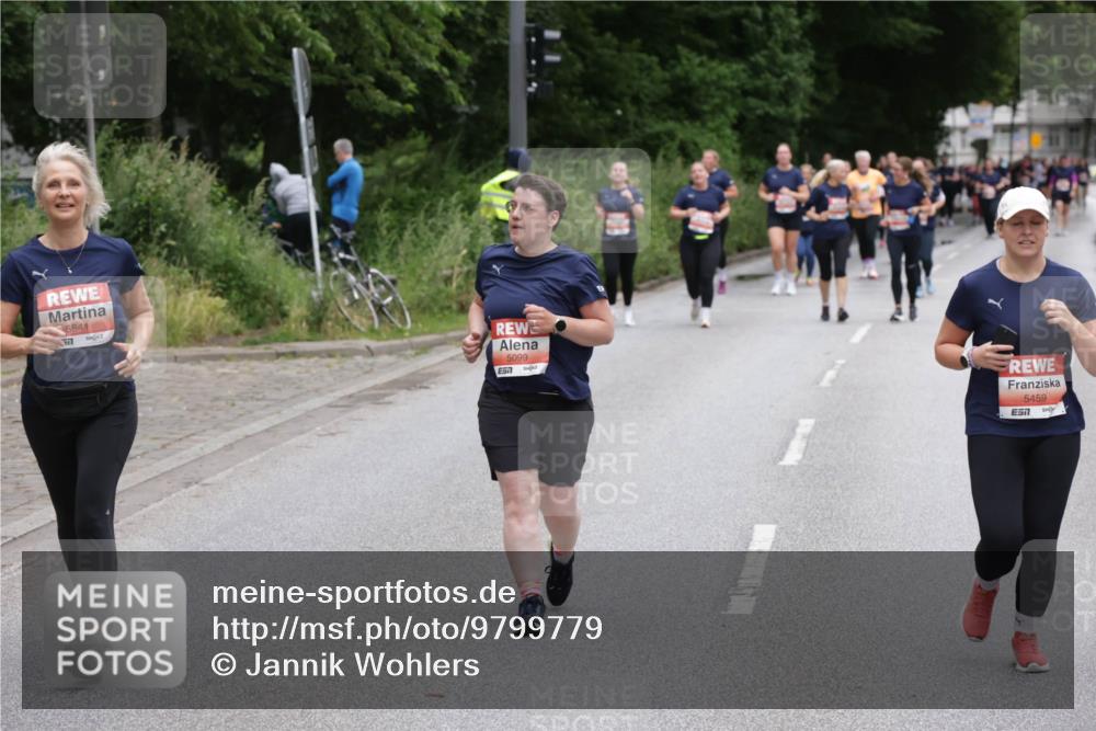 14.06.2026 - REWE Women's Run Jannik Wohlers http://msf.ph/oto/9799779 14.06.2026 11:02:12 Laufen 5841, 5099, 7, 5459 meine-sportfotos.de