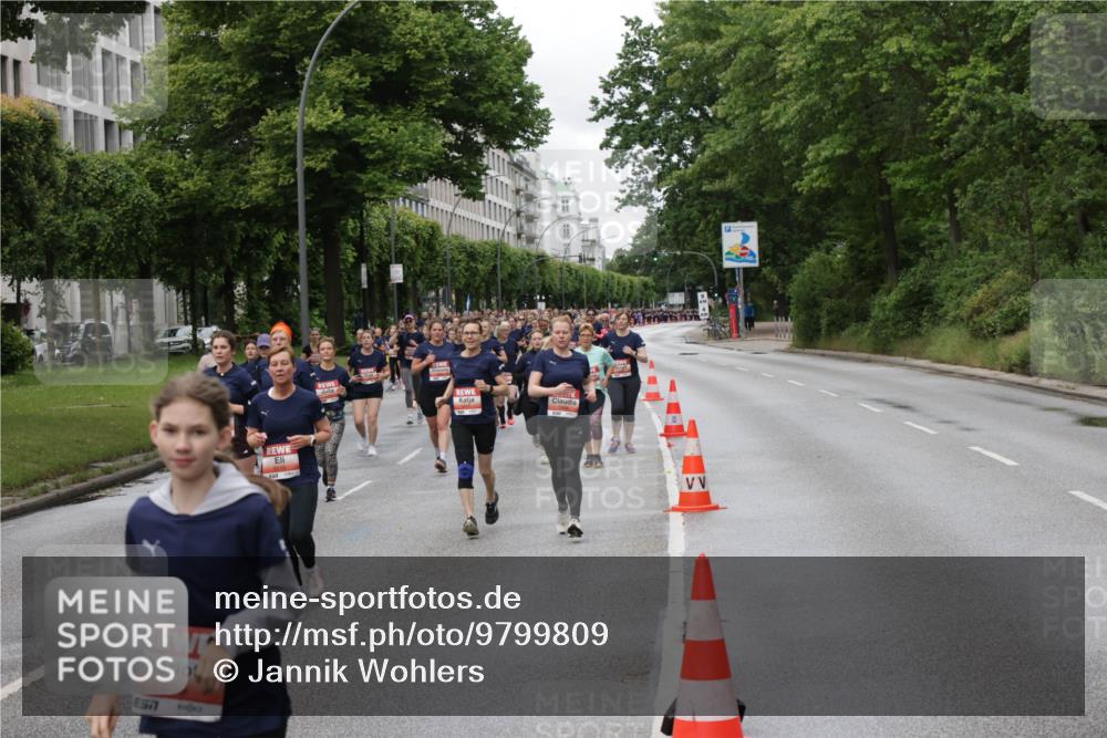 14.06.2026 - REWE Women's Run Jannik Wohlers http://msf.ph/oto/9799809 14.06.2026 10:39:41 Laufen 5409 meine-sportfotos.de