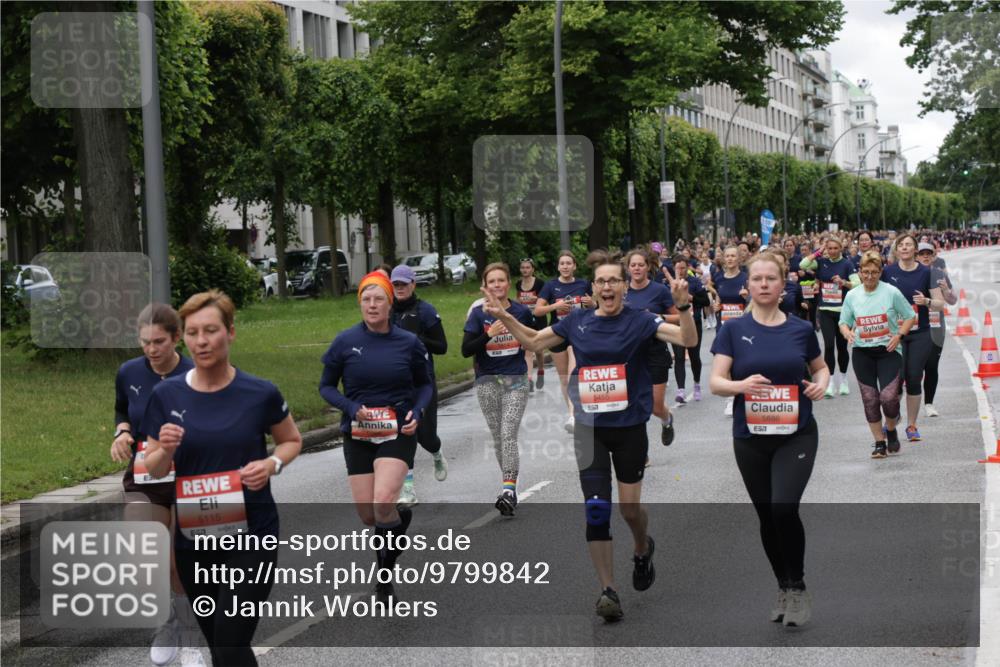 14.06.2026 - REWE Women's Run Jannik Wohlers http://msf.ph/oto/9799842 14.06.2026 10:39:43 Laufen 5115, 57, 5455, 7, 5886, 57 meine-sportfotos.de