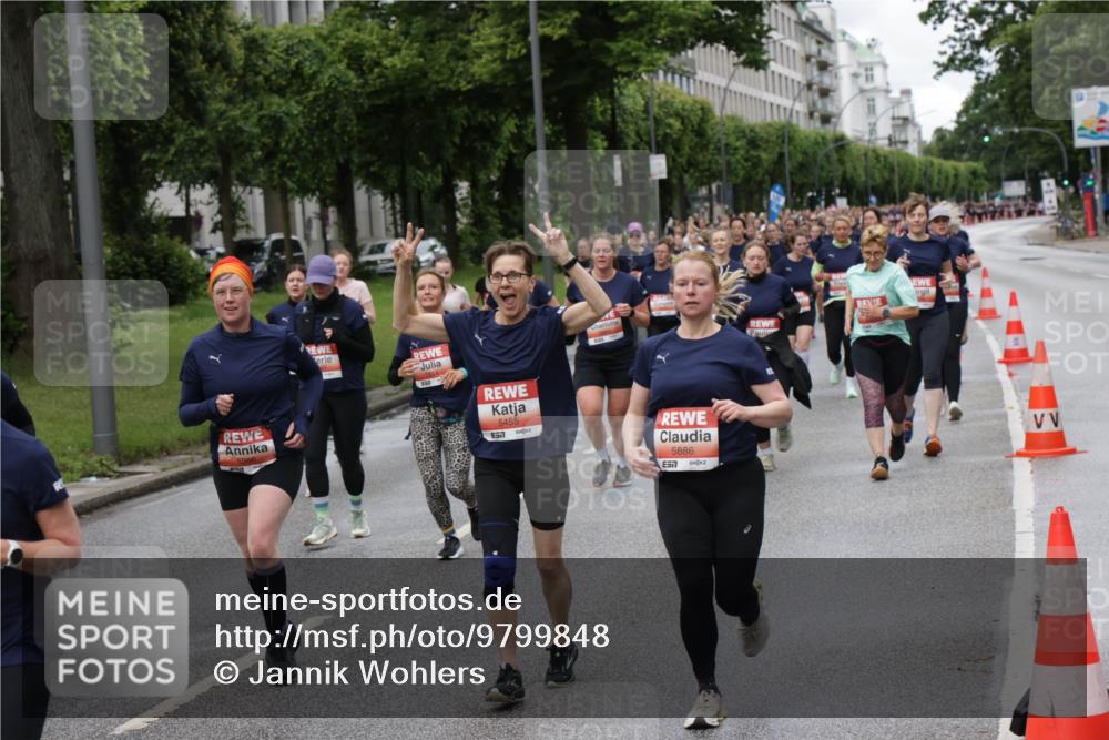 14.06.2026 - REWE Women's Run Jannik Wohlers http://msf.ph/oto/9799848 14.06.2026 10:39:44 Laufen 5455, 57, 5886 meine-sportfotos.de