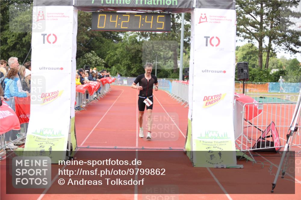 14.06.2026 - 7 Türme Triathlon Andreas Tolksdorf http://msf.ph/oto/9799862 14.06.2026 15:27:44 Ziel 828 meine-sportfotos.de
