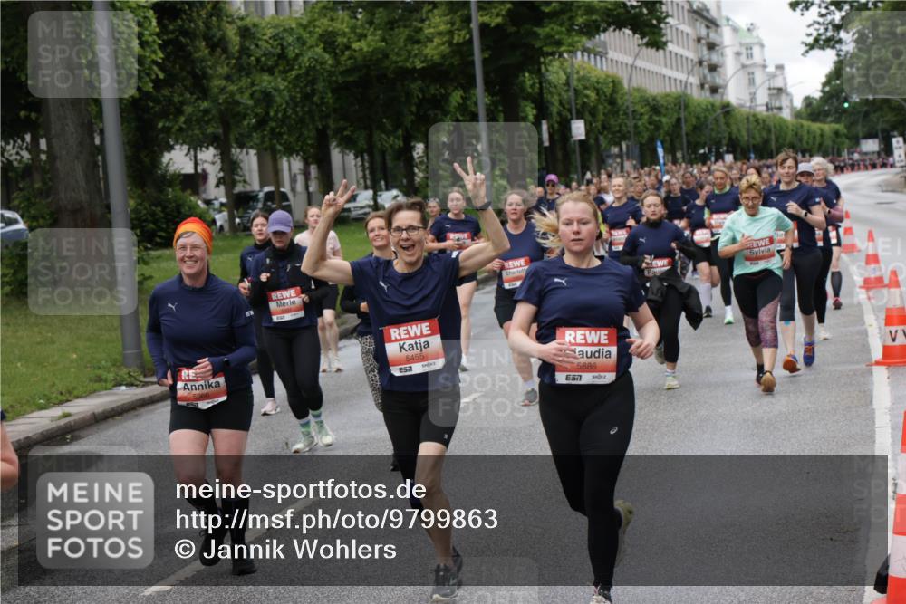 14.06.2026 - REWE Women's Run Jannik Wohlers http://msf.ph/oto/9799863 14.06.2026 10:39:44 Laufen 5966, 5455, 7, 5886, 7 meine-sportfotos.de