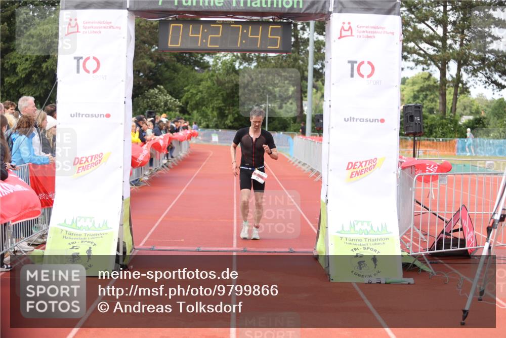 14.06.2026 - 7 Türme Triathlon Andreas Tolksdorf http://msf.ph/oto/9799866 14.06.2026 15:27:44 Ziel 828 meine-sportfotos.de