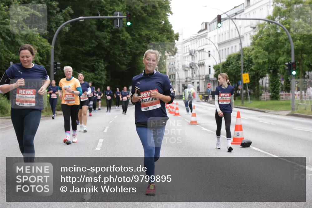 14.06.2026 - REWE Women's Run Jannik Wohlers http://msf.ph/oto/9799895 14.06.2026 11:02:27 Laufen 5947, 5732, 657 meine-sportfotos.de