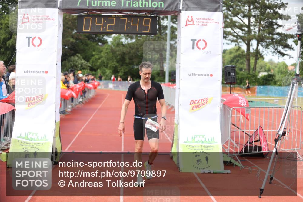 14.06.2026 - 7 Türme Triathlon Andreas Tolksdorf http://msf.ph/oto/9799897 14.06.2026 15:27:48 Ziel 828 meine-sportfotos.de