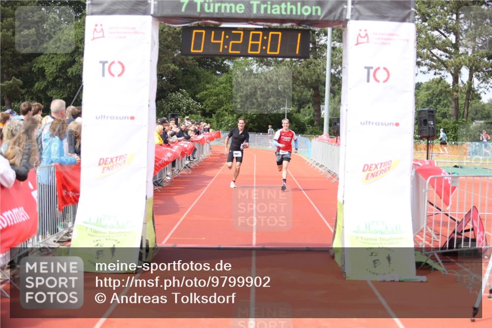 14.06.2026 - 7 Türme Triathlon Andreas Tolksdorf http://msf.ph/oto/9799902 14.06.2026 15:28:00 Ziel 906, 1171 meine-sportfotos.de