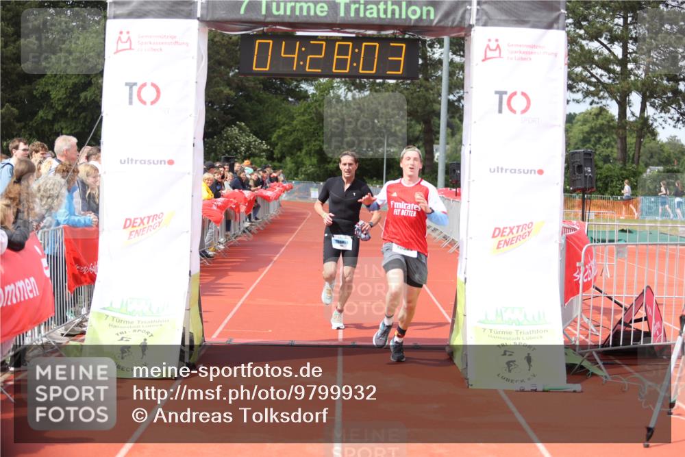 14.06.2026 - 7 Türme Triathlon Andreas Tolksdorf http://msf.ph/oto/9799932 14.06.2026 15:28:02 Ziel 906, 1171 meine-sportfotos.de