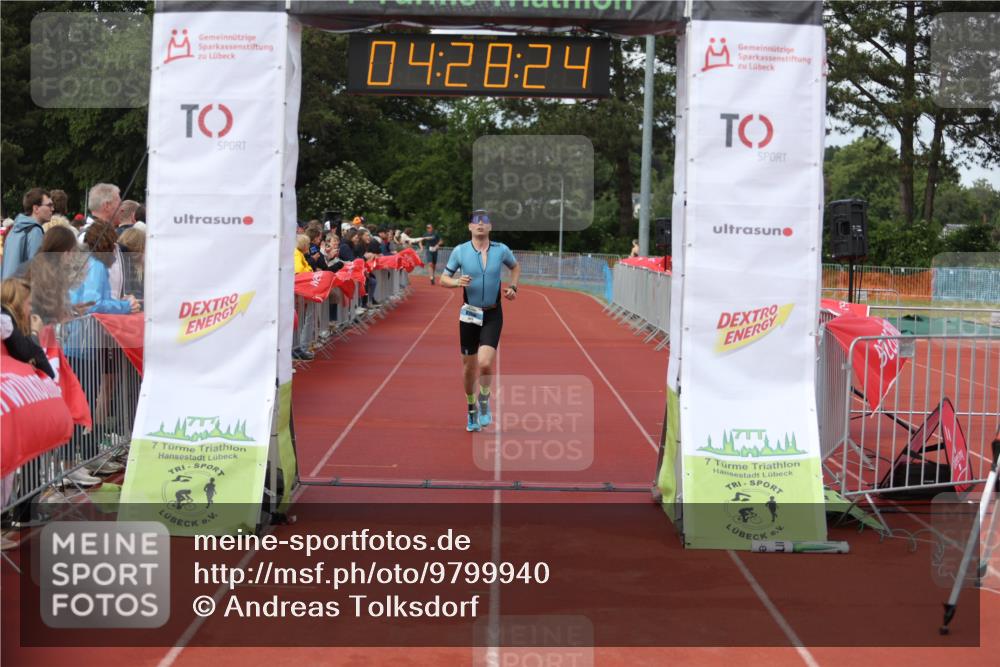 14.06.2026 - 7 Türme Triathlon Andreas Tolksdorf http://msf.ph/oto/9799940 14.06.2026 15:28:22 Ziel 1029, 1058 meine-sportfotos.de