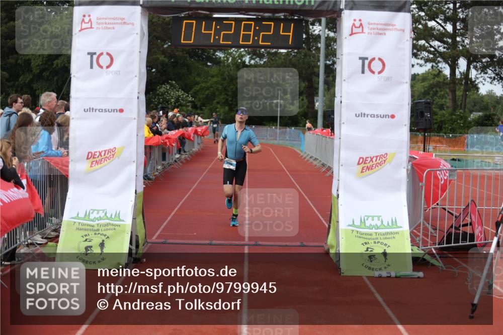 14.06.2026 - 7 Türme Triathlon Andreas Tolksdorf http://msf.ph/oto/9799945 14.06.2026 15:28:23 Ziel 1029, 1058 meine-sportfotos.de