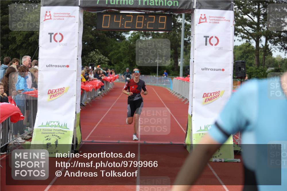 14.06.2026 - 7 Türme Triathlon Andreas Tolksdorf http://msf.ph/oto/9799966 14.06.2026 15:28:27 Ziel 1029, 1058, 1081 meine-sportfotos.de