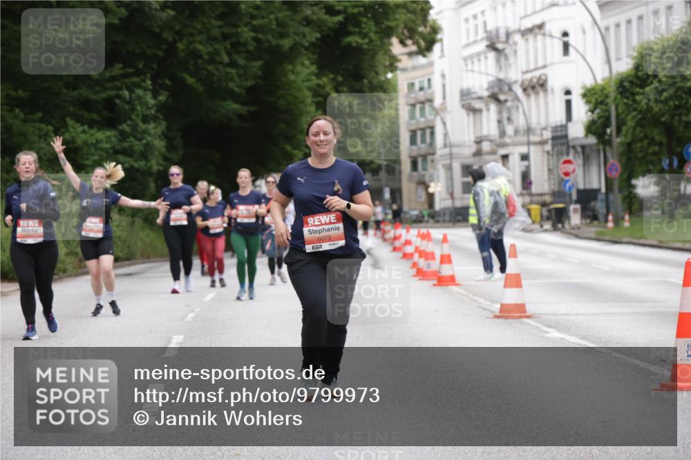 14.06.2026 - REWE Women's Run Jannik Wohlers http://msf.ph/oto/9799973 14.06.2026 11:02:36 Laufen 140, 5073, 657 meine-sportfotos.de