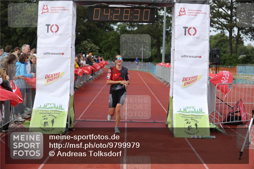 14.06.2026 - 7 Türme Triathlon Andreas Tolksdorf http://msf.ph/oto/9799979 14.06.2026 15:28:28 Ziel 1029, 1058, 1081 meine-sportfotos.de