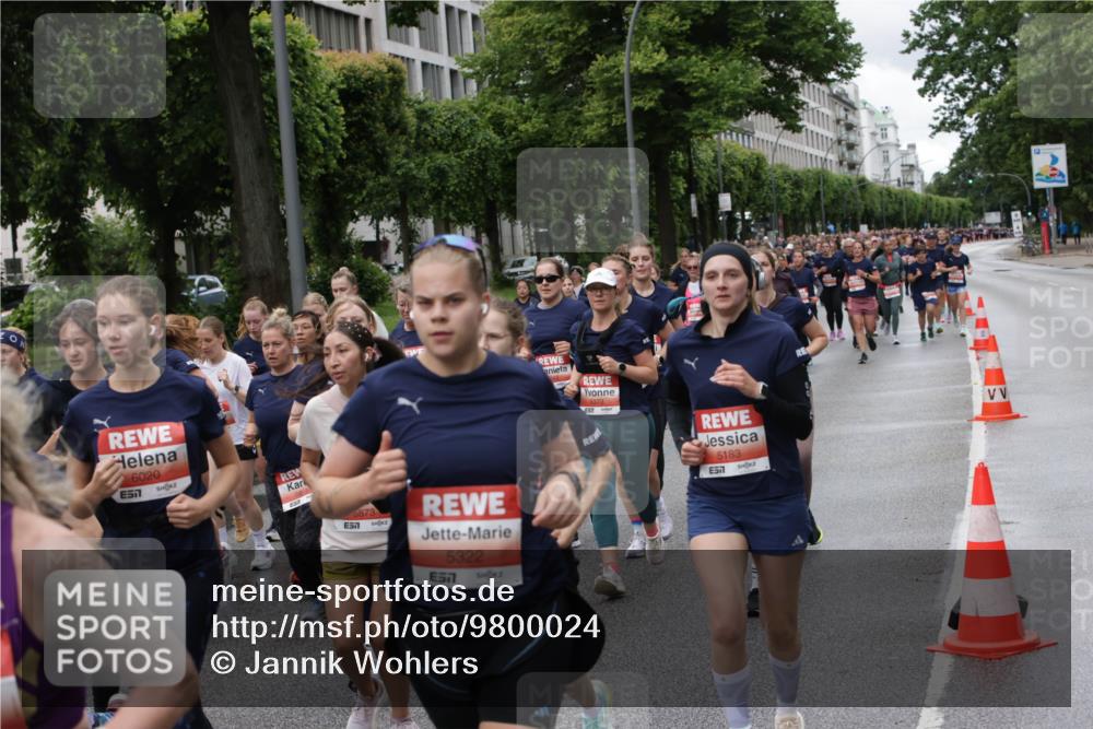 14.06.2026 - REWE Women's Run Jannik Wohlers http://msf.ph/oto/9800024 14.06.2026 10:39:59 Laufen 6020, 5873, 5322, 57, 5183 meine-sportfotos.de