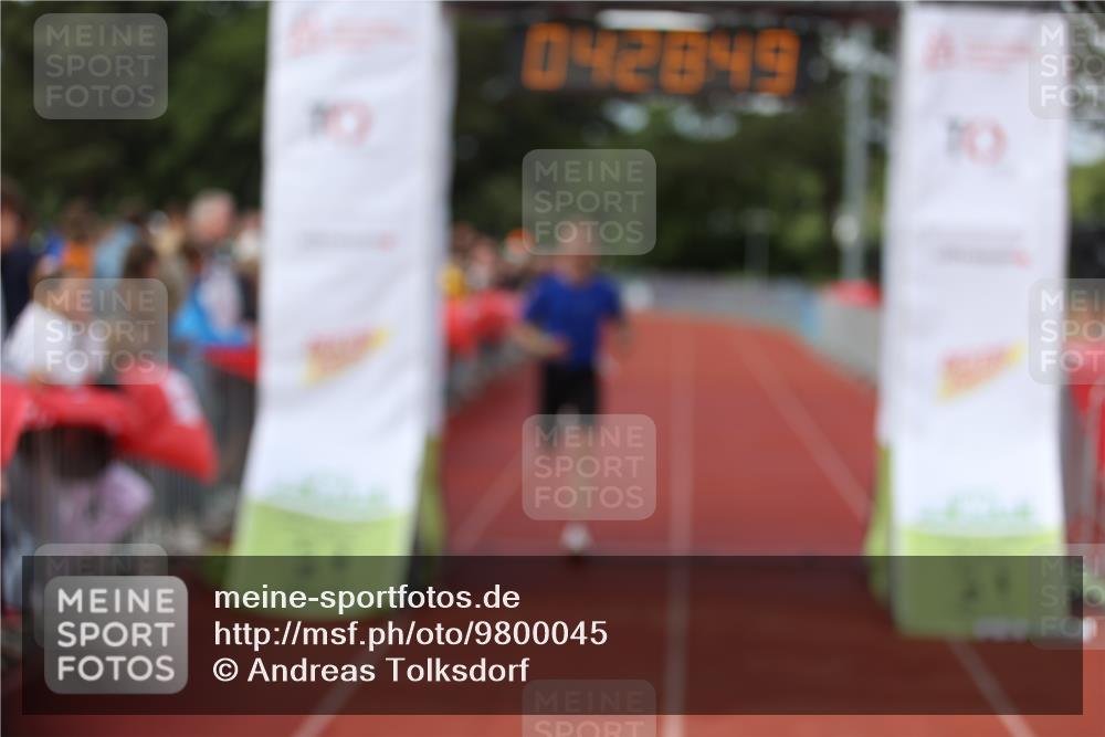 14.06.2026 - 7 Türme Triathlon Andreas Tolksdorf http://msf.ph/oto/9800045 14.06.2026 15:28:48 Ziel 1143 meine-sportfotos.de