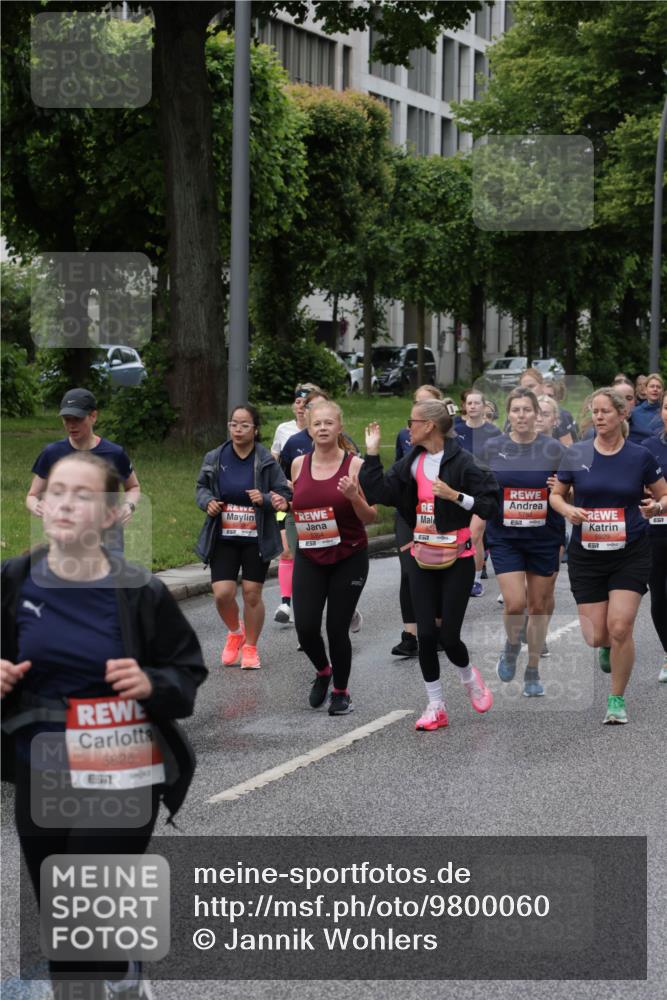 14.06.2026 - REWE Women's Run Jannik Wohlers http://msf.ph/oto/9800060 14.06.2026 10:40:05 Laufen 5826, 51, 5782, 5929 meine-sportfotos.de