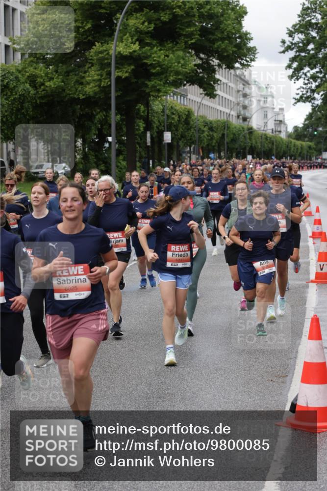 14.06.2026 - REWE Women's Run Jannik Wohlers http://msf.ph/oto/9800085 14.06.2026 10:40:07 Laufen 6025, 57, 798, 57, 6031, 5948 meine-sportfotos.de