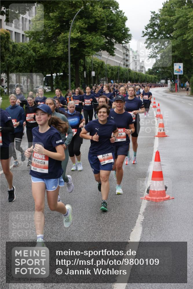 14.06.2026 - REWE Women's Run Jannik Wohlers http://msf.ph/oto/9800109 14.06.2026 10:40:09 Laufen 6031, 5948, 7, 5030, 1 meine-sportfotos.de