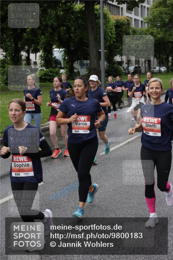 14.06.2026 - REWE Women's Run Jannik Wohlers http://msf.ph/oto/9800183 14.06.2026 10:40:17 Laufen 5650, 5274, 7, 5892 meine-sportfotos.de
