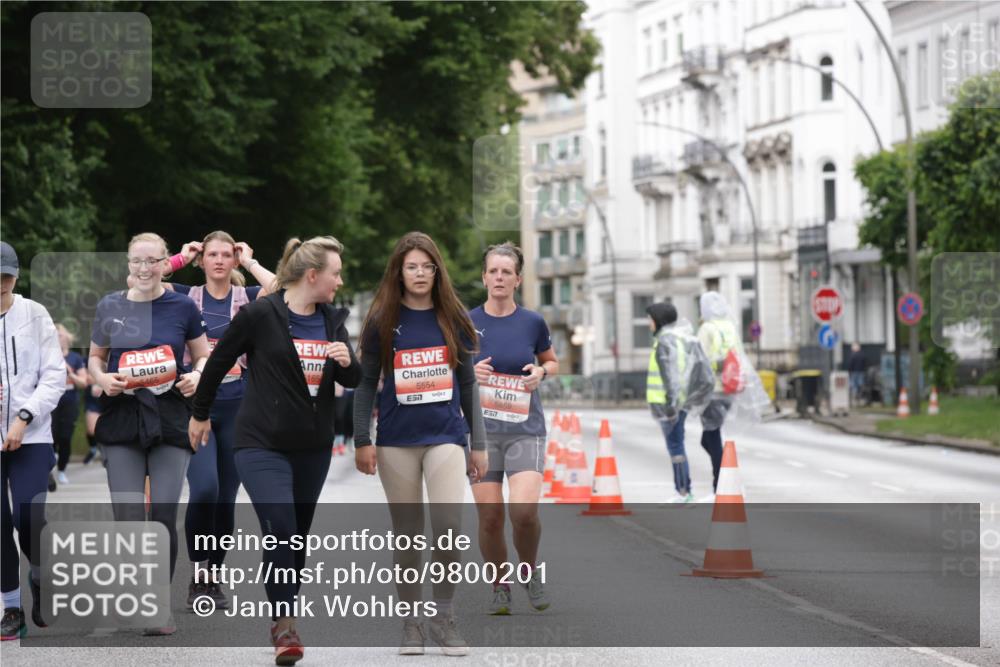 14.06.2026 - REWE Women's Run Jannik Wohlers http://msf.ph/oto/9800201 14.06.2026 11:03:01 Laufen 5465, 165, 5554, 657, 5859 meine-sportfotos.de