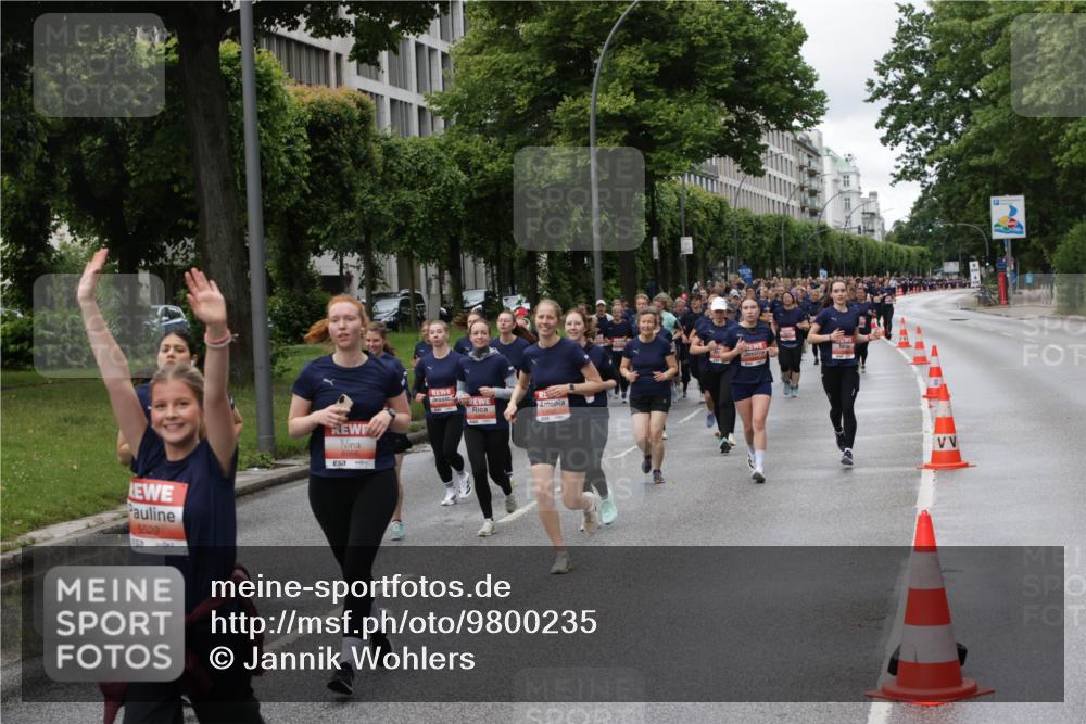 14.06.2026 - REWE Women's Run Jannik Wohlers http://msf.ph/oto/9800235 14.06.2026 10:40:23 Laufen 5629, 6066, 7 meine-sportfotos.de