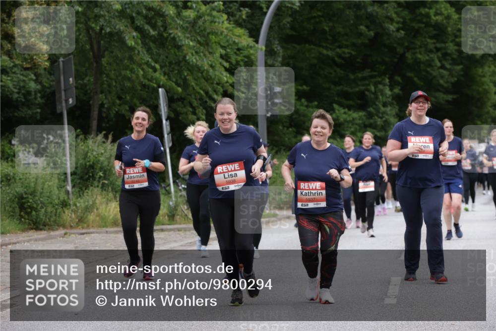 14.06.2026 - REWE Women's Run Jannik Wohlers http://msf.ph/oto/9800294 14.06.2026 11:03:14 Laufen 5938, 7, 5937, 7 meine-sportfotos.de