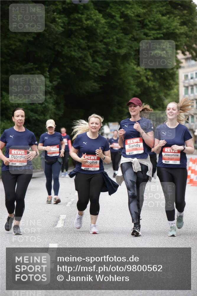 14.06.2026 - REWE Women's Run Jannik Wohlers http://msf.ph/oto/9800562 14.06.2026 11:04:05 Laufen 5124, 7, 5125, 5126, 5127, 57 meine-sportfotos.de