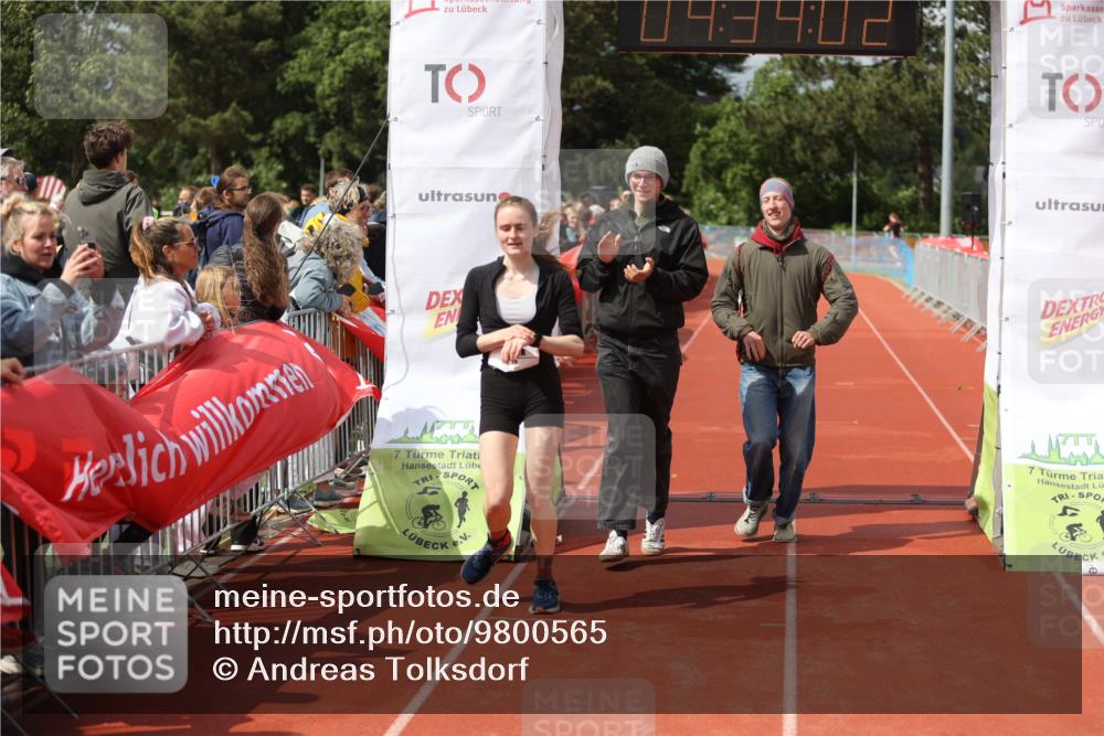 14.06.2026 - 7 Türme Triathlon Andreas Tolksdorf http://msf.ph/oto/9800565 14.06.2026 15:34:01 Ziel 898 meine-sportfotos.de