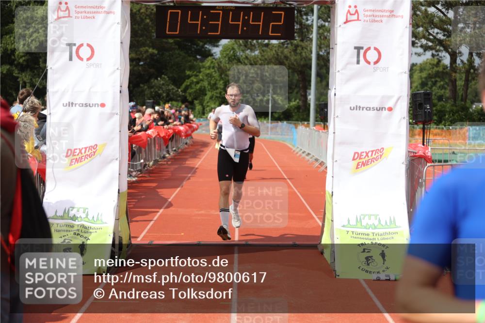 14.06.2026 - 7 Türme Triathlon Andreas Tolksdorf http://msf.ph/oto/9800617 14.06.2026 15:34:40 Ziel 923, 951, 1007, 1086, 1096 meine-sportfotos.de